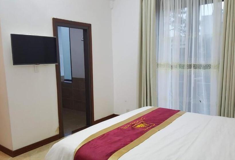 هتل Khách Sạn Cây Thông