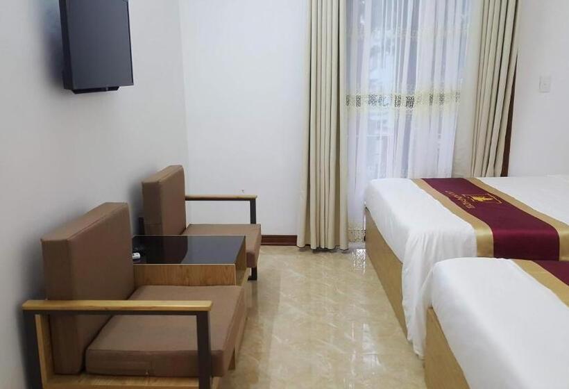 هتل Khách Sạn Cây Thông