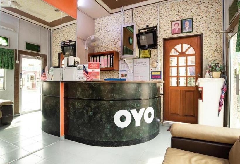 בית מלון כפרי D Anjung Inn