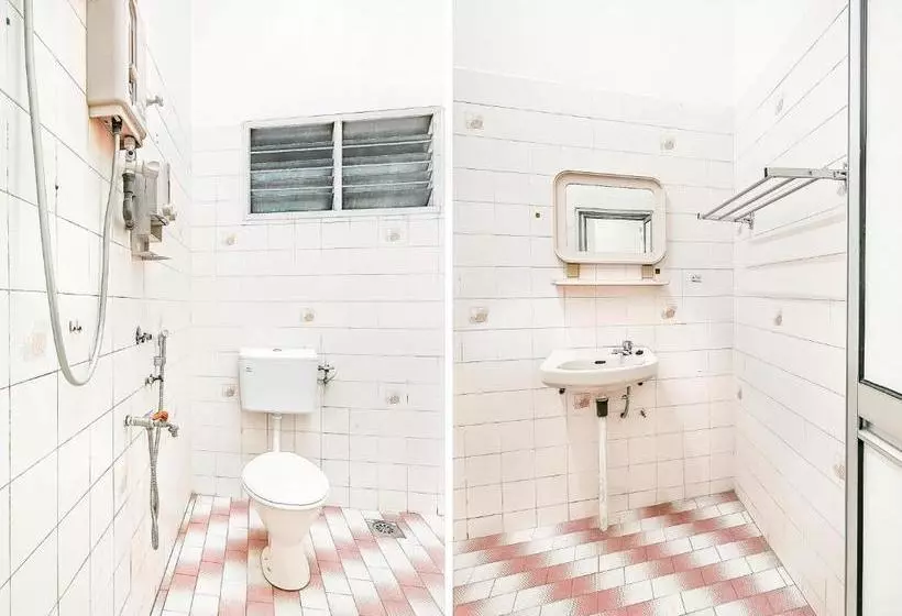 ホテル D  Anjung Inn