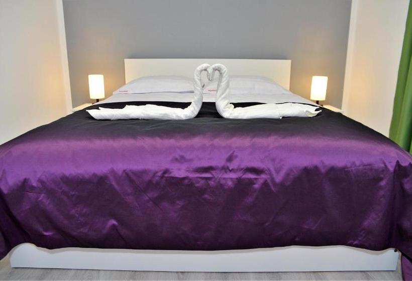 پانسیون Mondrian Event & Garden