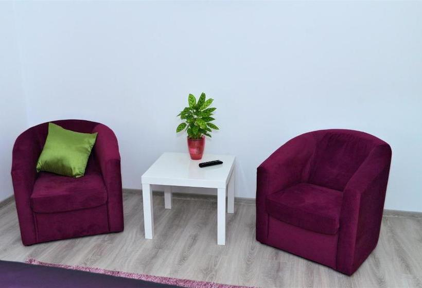 پانسیون Mondrian Event & Garden