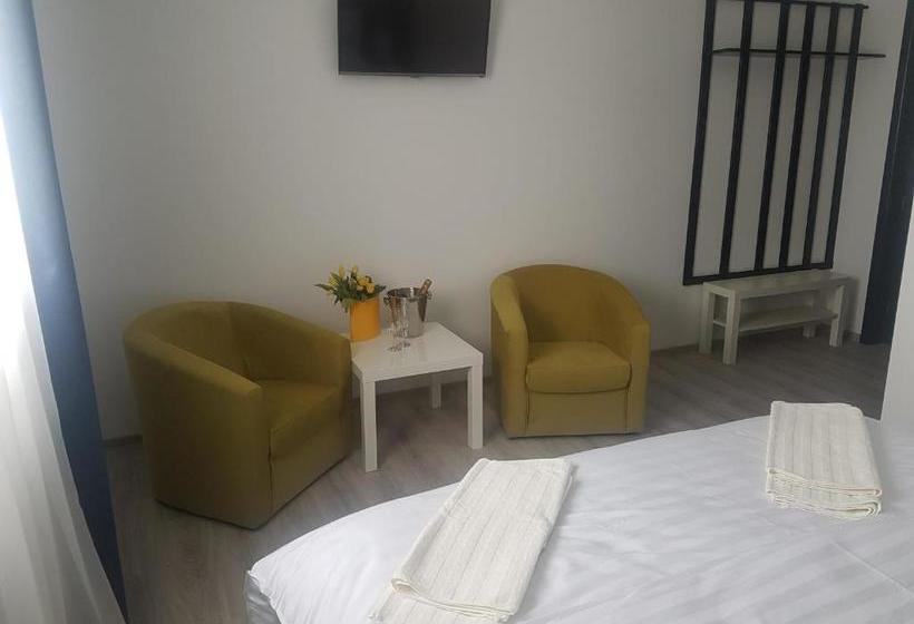 پانسیون Mondrian Event & Garden