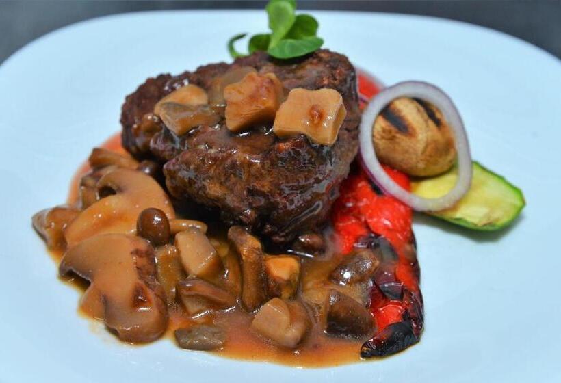 پانسیون Mondrian Event & Garden