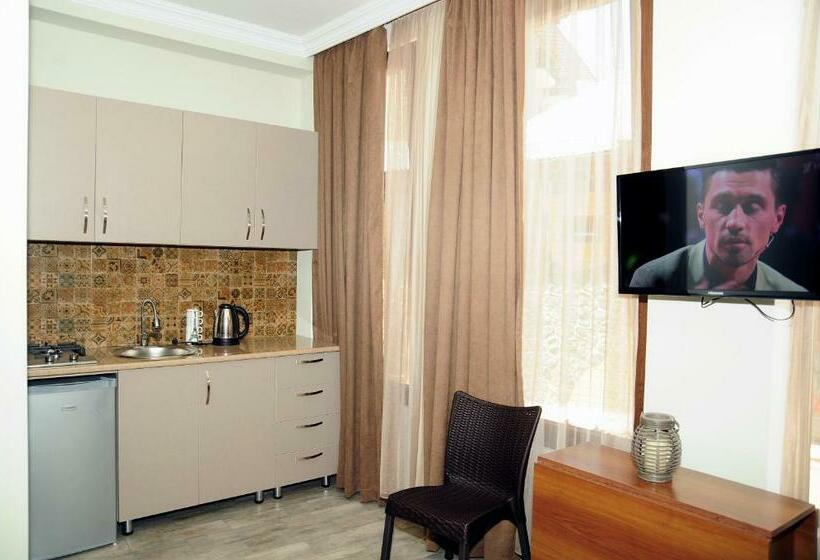 پانسیون Nimako's Apartment