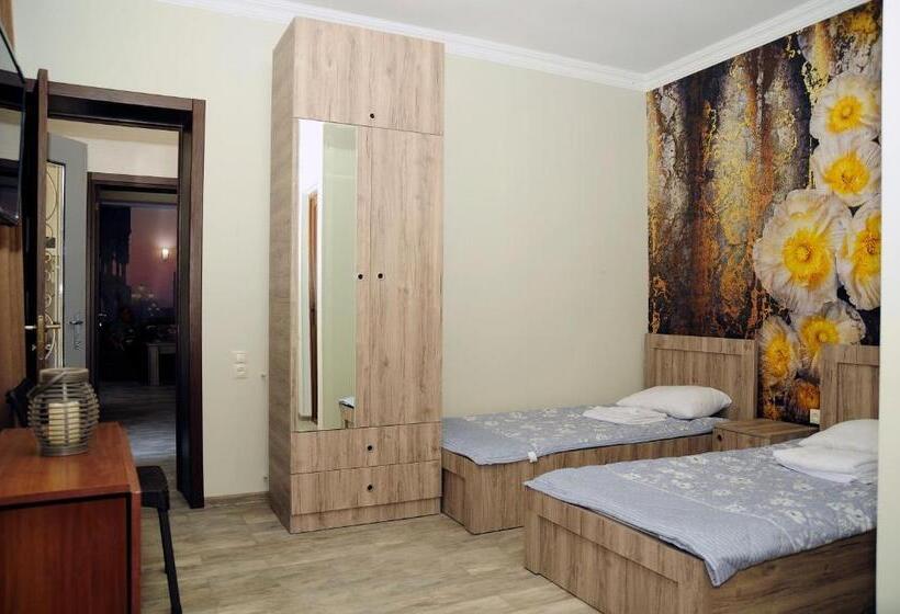 پانسیون Nimako's Apartment