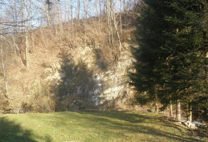 Majatalo Pid Skeleyu