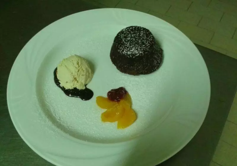 ペンション Trattoria Bar Pace