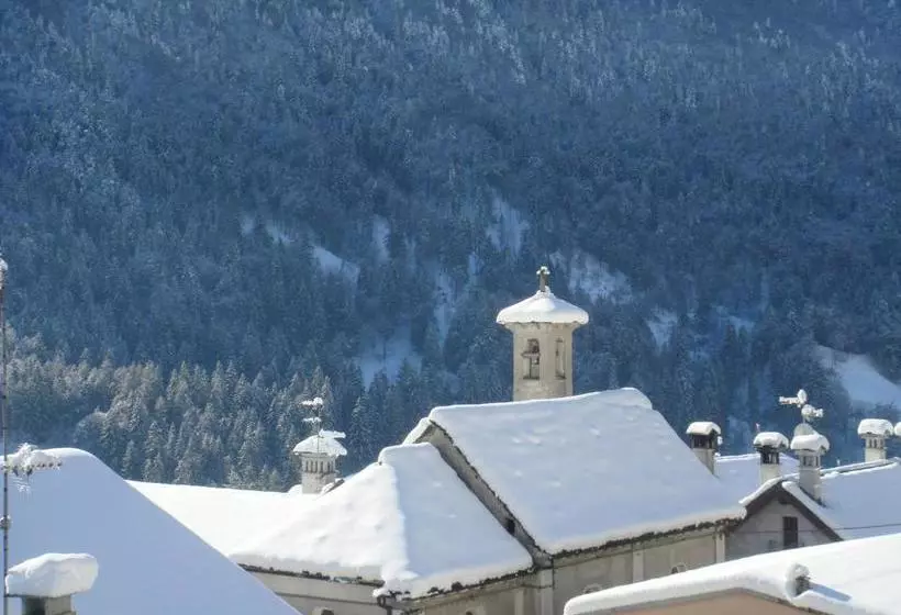 ペンション Trattoria Bar Pace