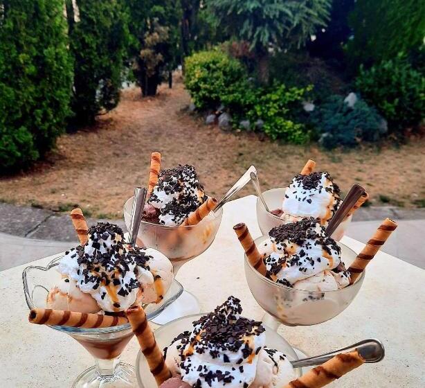 膳宿费 Vila Boema