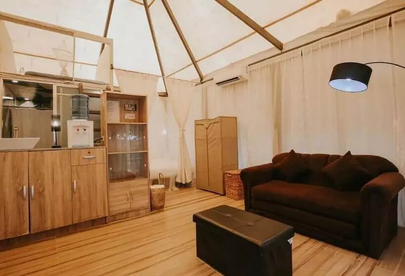 Lomakeskus Playa La Caleta Bataan