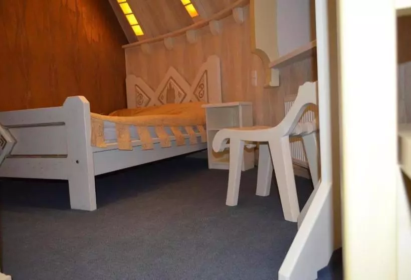 ユースホステル Veles