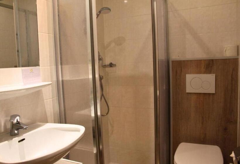 تختخواب و صبحانه Gasthof Alpensport