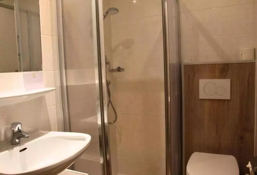 تختخواب و صبحانه Gasthof Alpensport