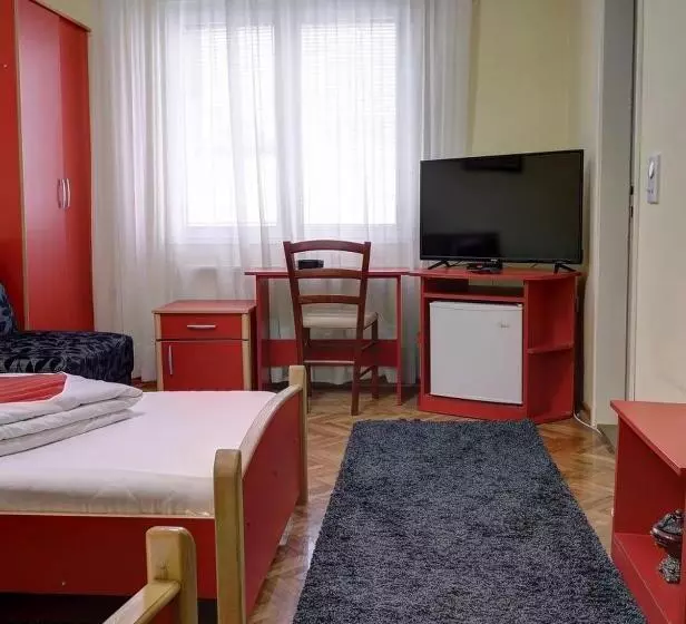 تختخواب و صبحانه Perla Ldm Leskovac