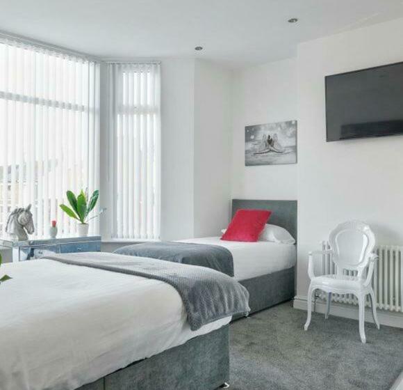 Bed and Breakfast Priory Suites