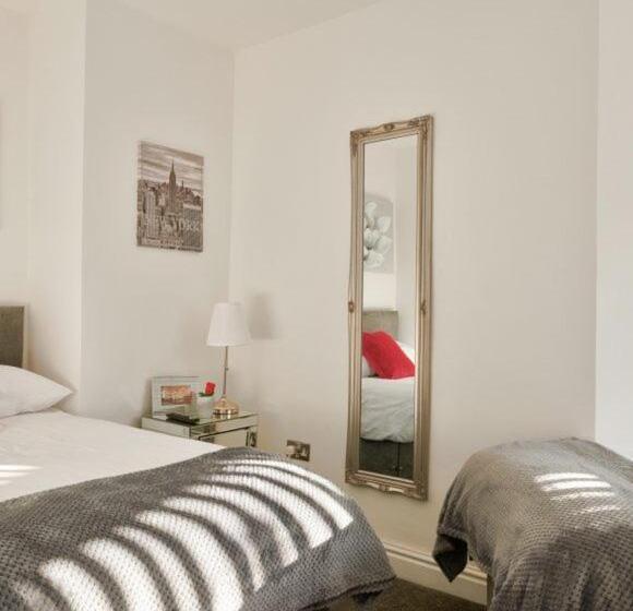 Bed and Breakfast Priory Suites