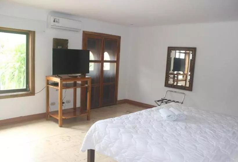 Hotelli Casa Caletas Boutique