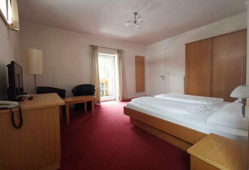 ホテル Gasthof Zum Hirschen