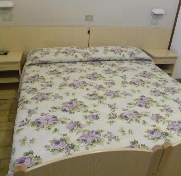 ホテル Pensione Andrea