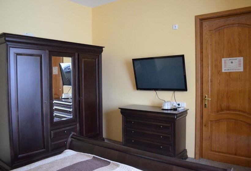 בית מלון כפרי Pensiunea Koruna