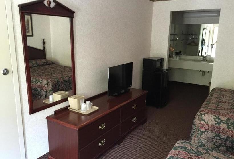 Мотель Deerfield Inn