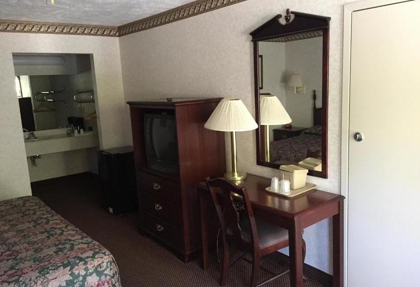 Мотель Deerfield Inn