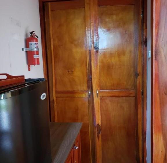 بنسيون Hostal Finca Ely