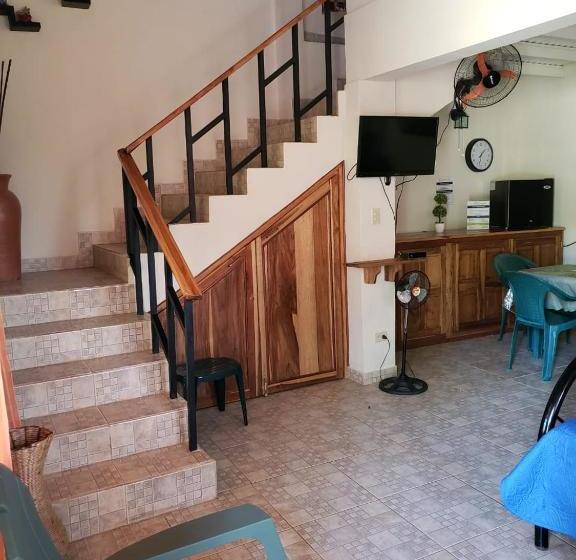 بنسيون Hostal Finca Ely