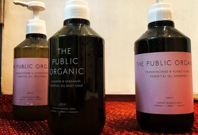 Pensão Sayama Aesthetics School