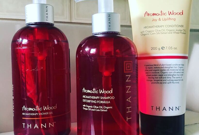 Pensão Sayama Aesthetics School