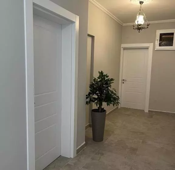 پانسیون Studio Rooms Moncherie