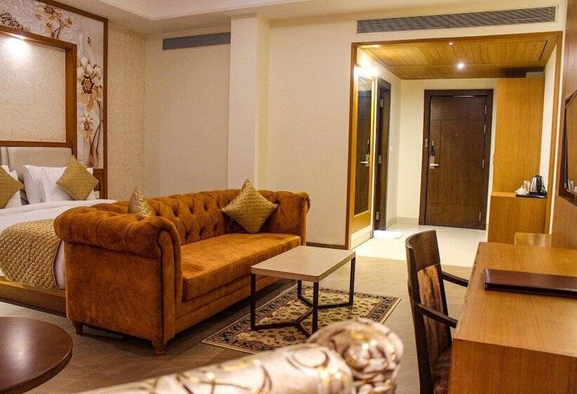 בית מלון כפרי Clarion Inn Indore