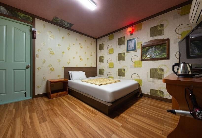 Motel Wanju Nari