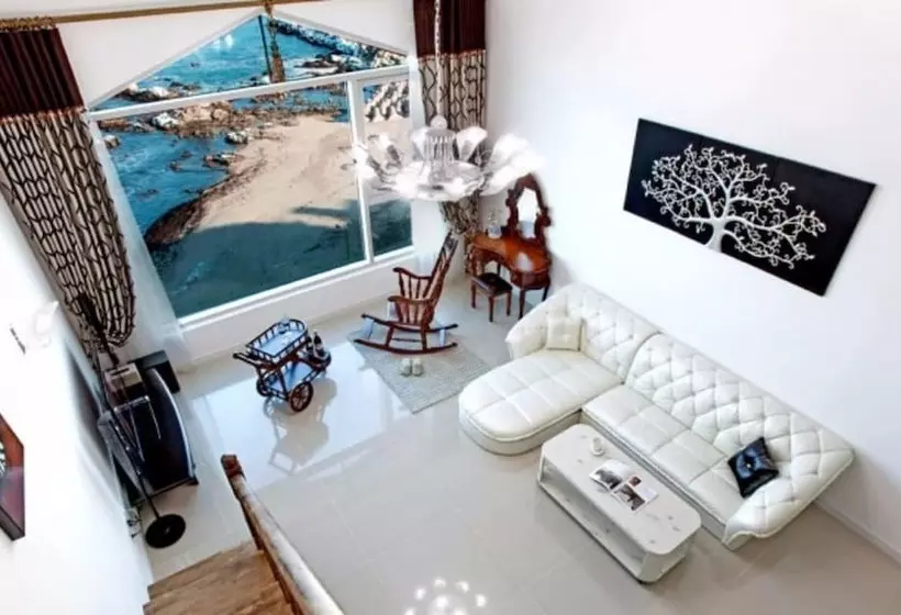 Yangyang Sea View Pension