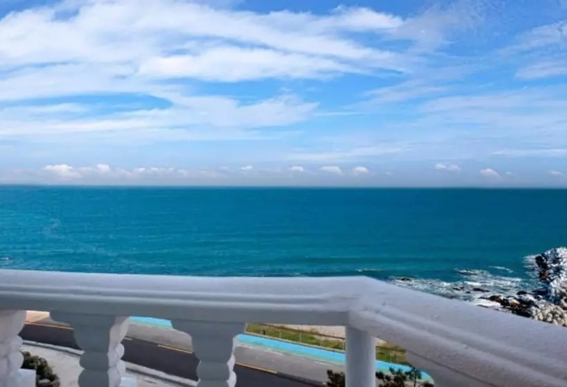 Yangyang Sea View Pension