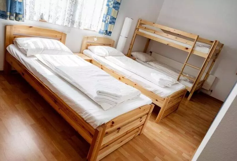 ユースホステル Aprico