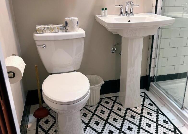 호스텔 Lakeside Inn