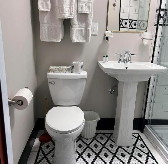 호스텔 Lakeside Inn