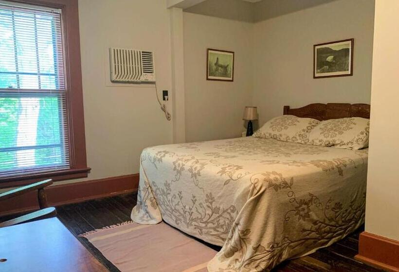 호스텔 Lakeside Inn