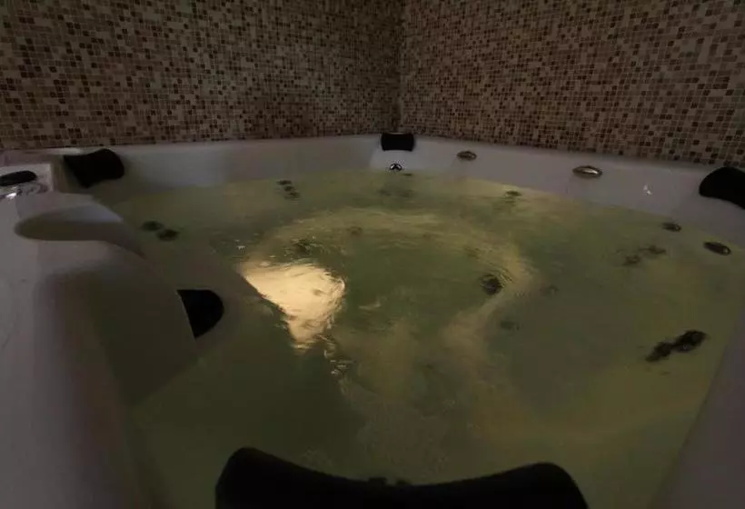 Aamiaismajoitus (B&B) Kék Lagúna Panzió