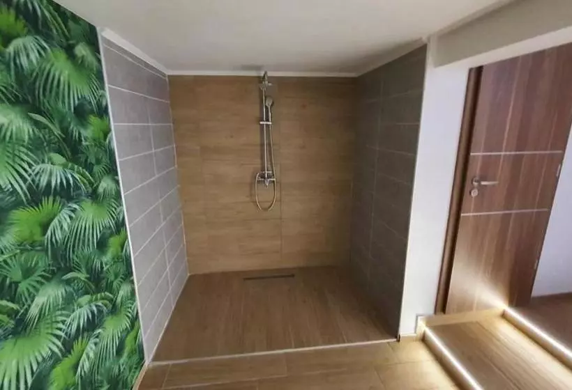 Aamiaismajoitus (B&B) Kék Lagúna Panzió