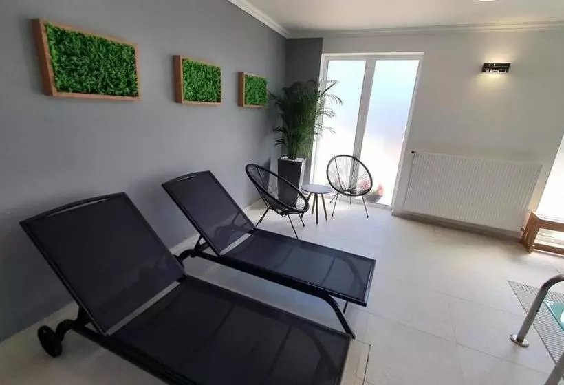 Aamiaismajoitus (B&B) Kék Lagúna Panzió