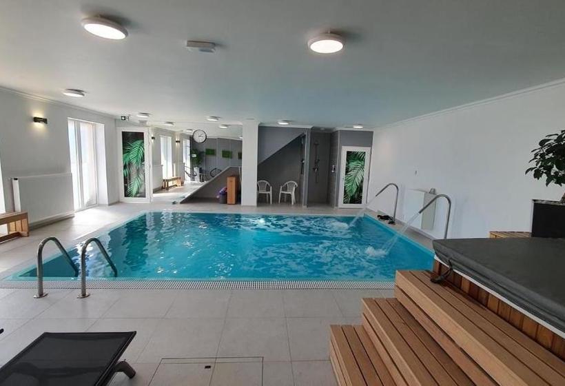 住宿加早餐  Kék Lagúna Panzió