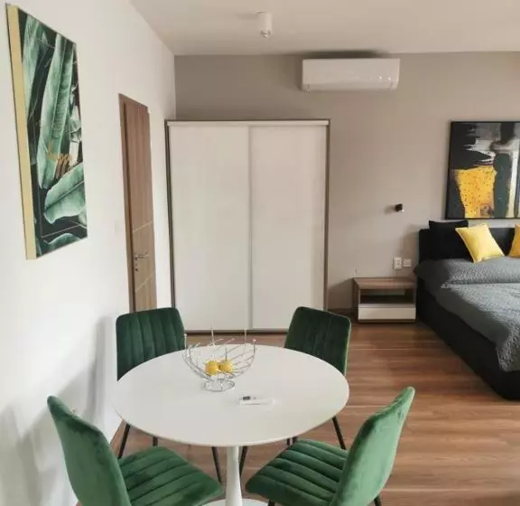 Aamiaismajoitus (B&B) Kék Lagúna Panzió