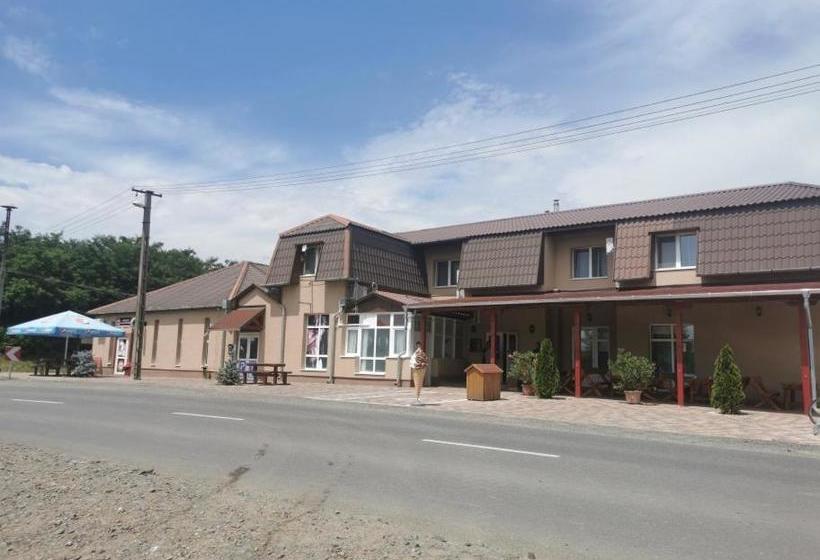 住宿加早餐  Kék Lagúna Panzió