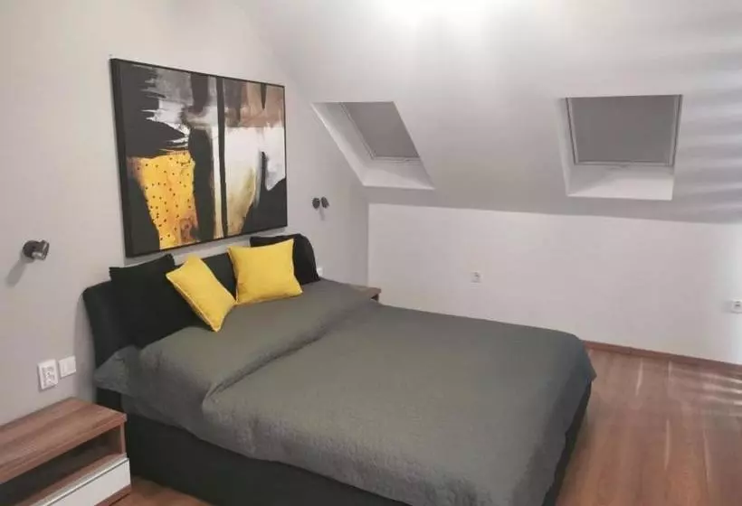 Aamiaismajoitus (B&B) Kék Lagúna Panzió