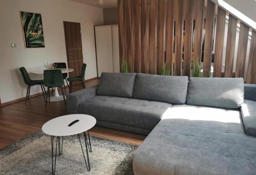 住宿加早餐  Kék Lagúna Panzió