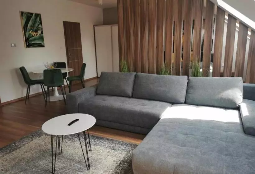 Aamiaismajoitus (B&B) Kék Lagúna Panzió