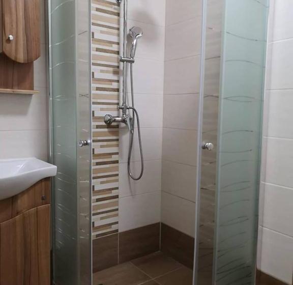 住宿加早餐  Kék Lagúna Panzió